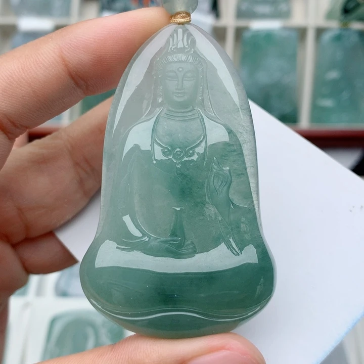 翡翠未镶嵌颈饰素衣