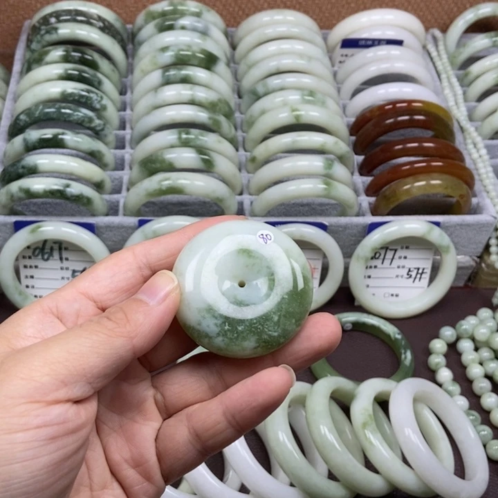 蛇纹石玉未镶嵌手镯