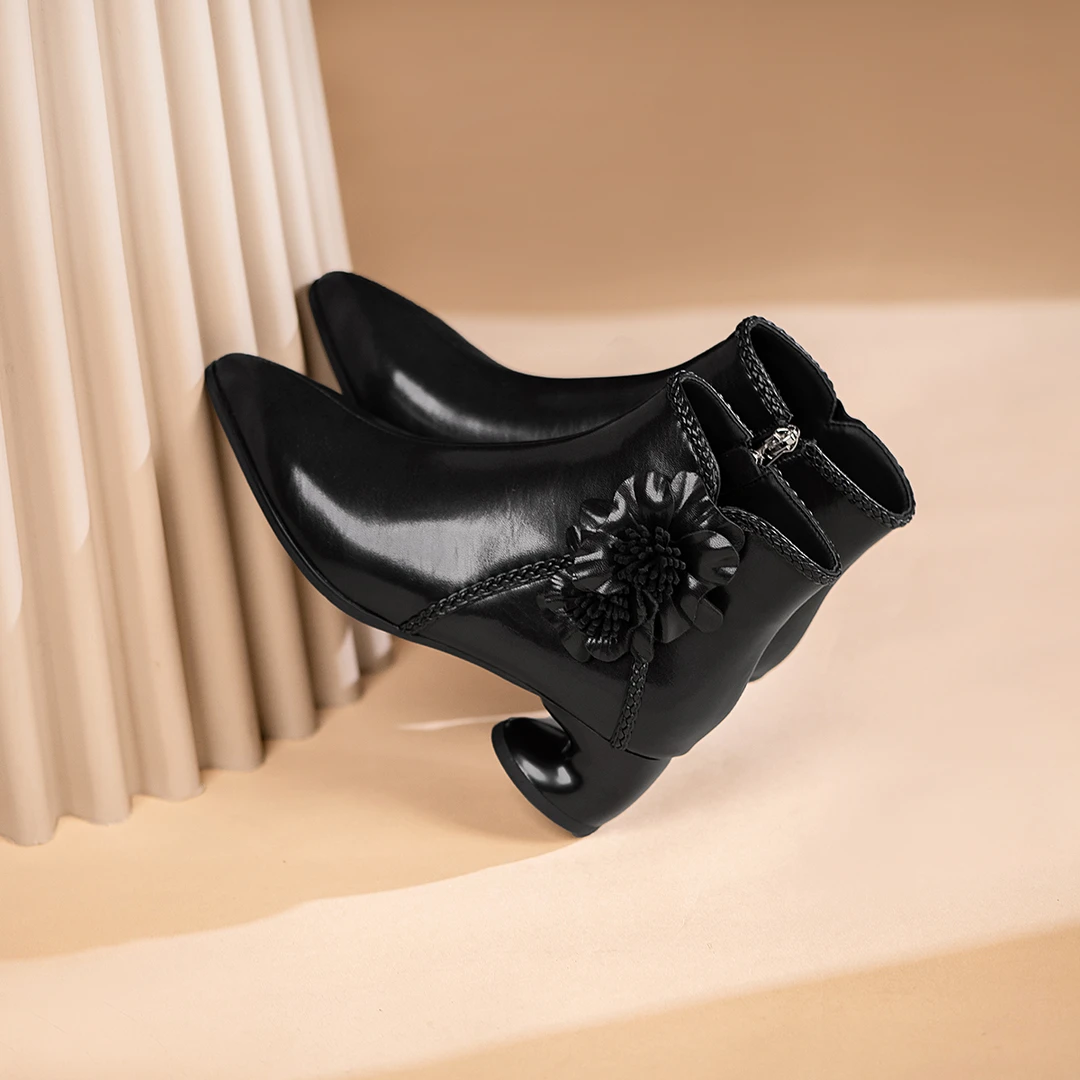 2025年欧美优雅简约侧拉链通勤短靴尖头粗跟短靴百搭时尚黑色3018