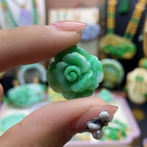 翡翠颈饰未镶嵌天然