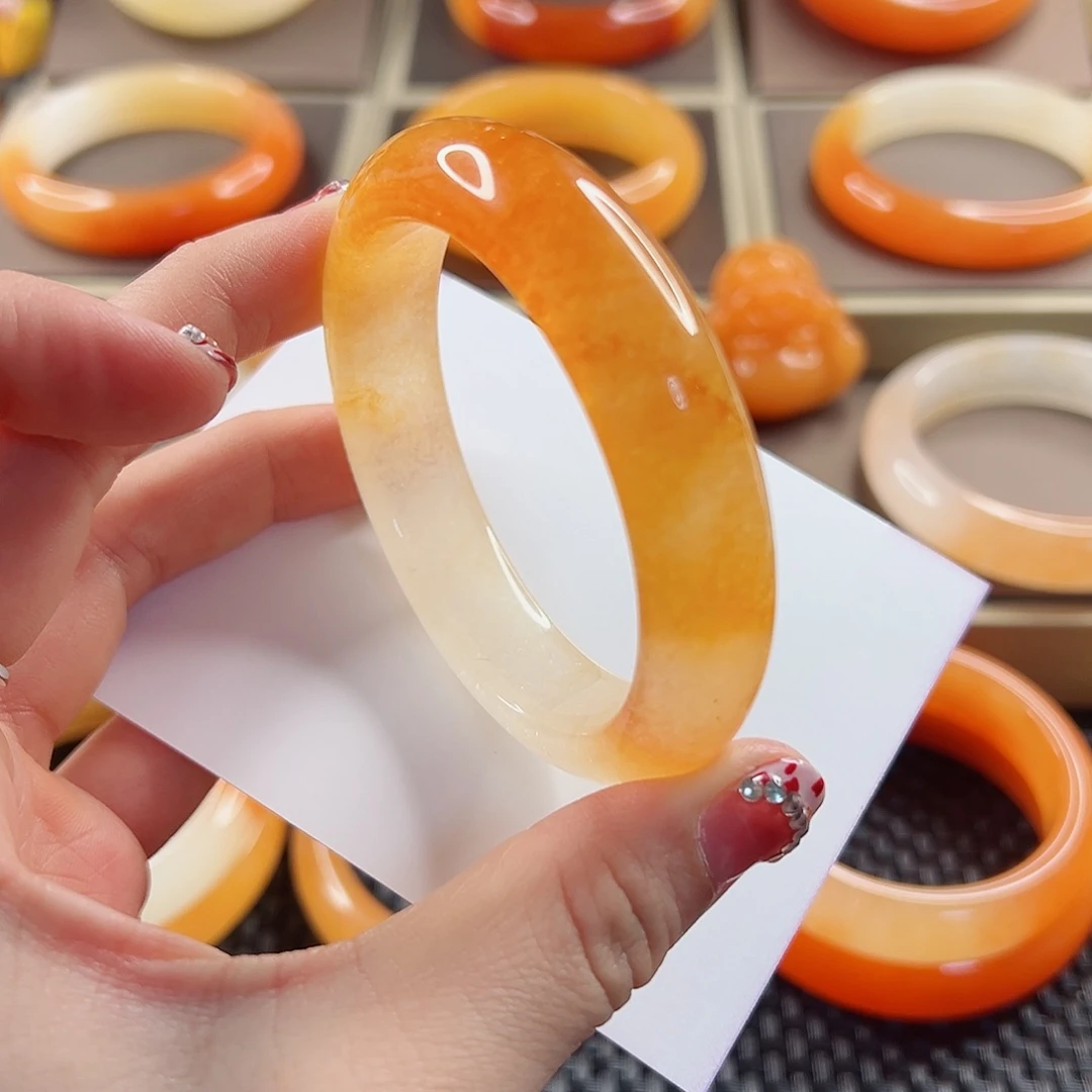 石英质玉（黄龙玉）未镶嵌手镯微瑕包容56