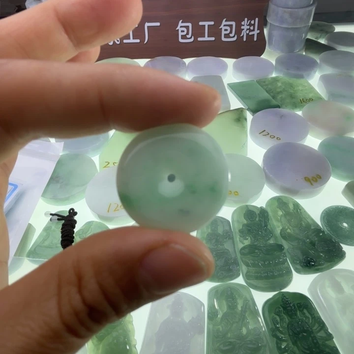 翡翠吊坠(不含链)未镶嵌