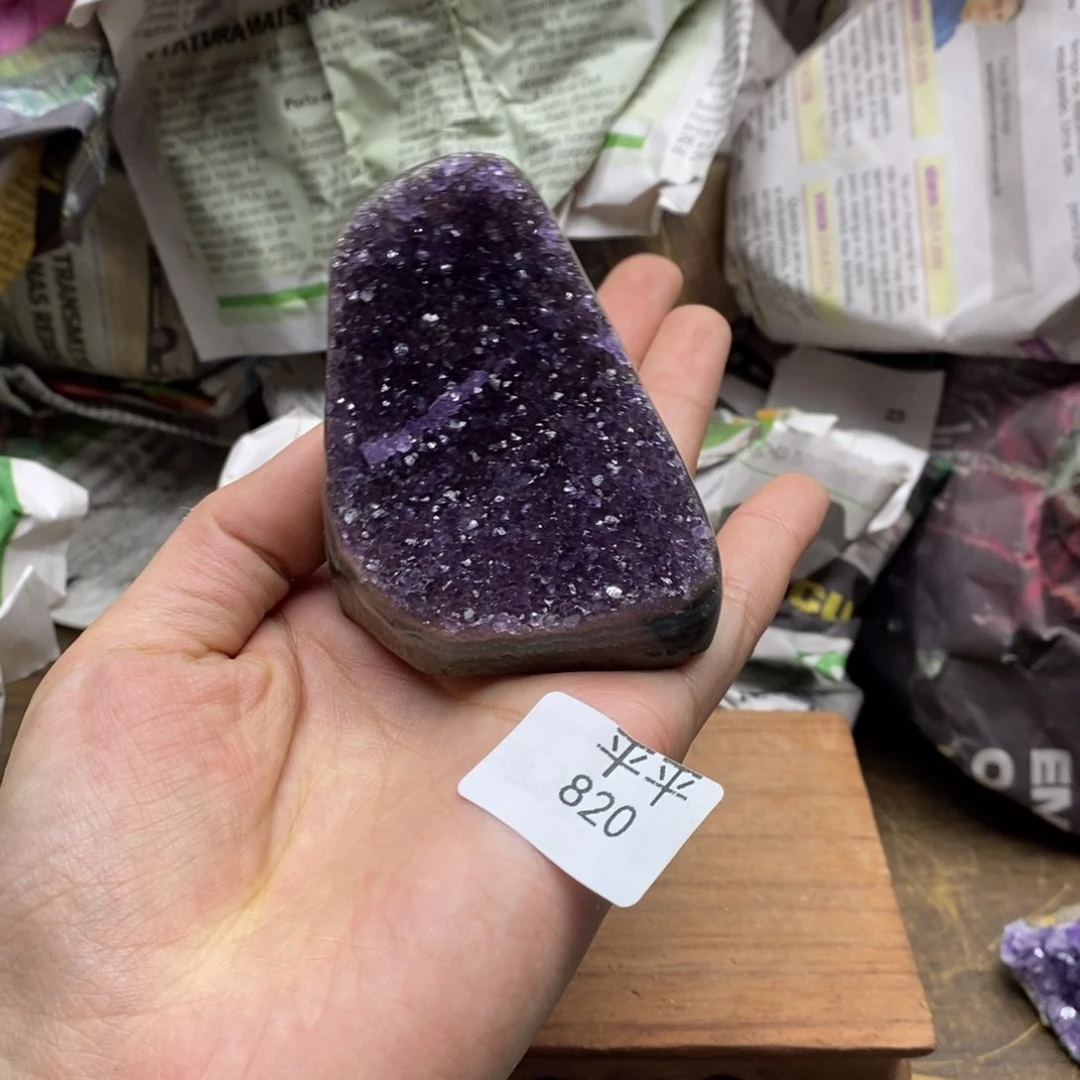 紫晶乌拉圭未镶嵌