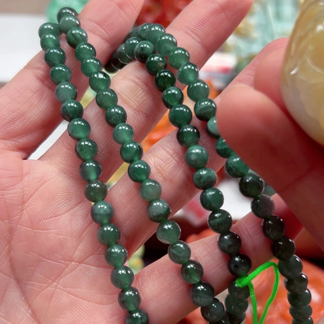 吊坠(不含链)未镶嵌翡翠A****?