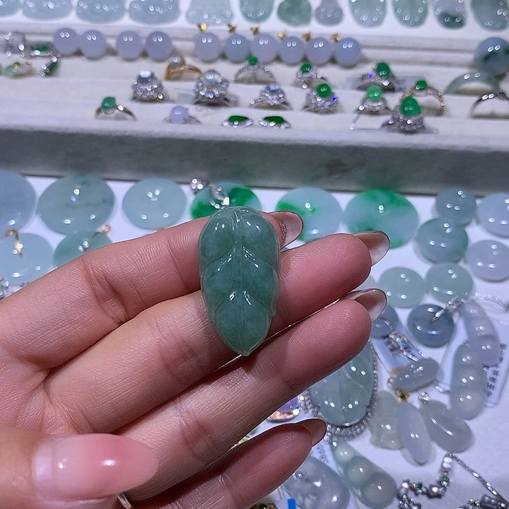 翡翠未镶嵌颈饰天然翡翠