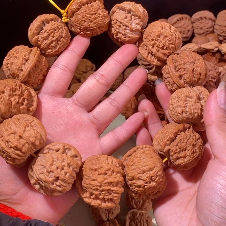 手串文玩核桃……40