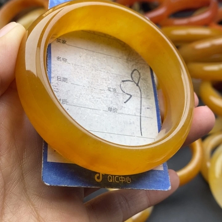 未镶嵌手镯石英质玉