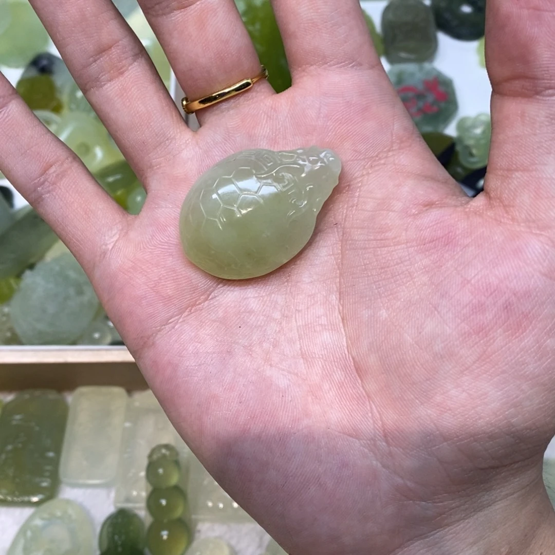 岫玉未镶嵌吊坠(不含链)两单包邮