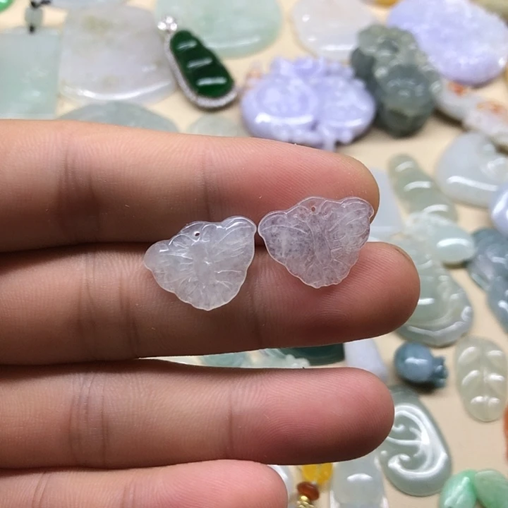 翡翠未镶嵌颈饰链接