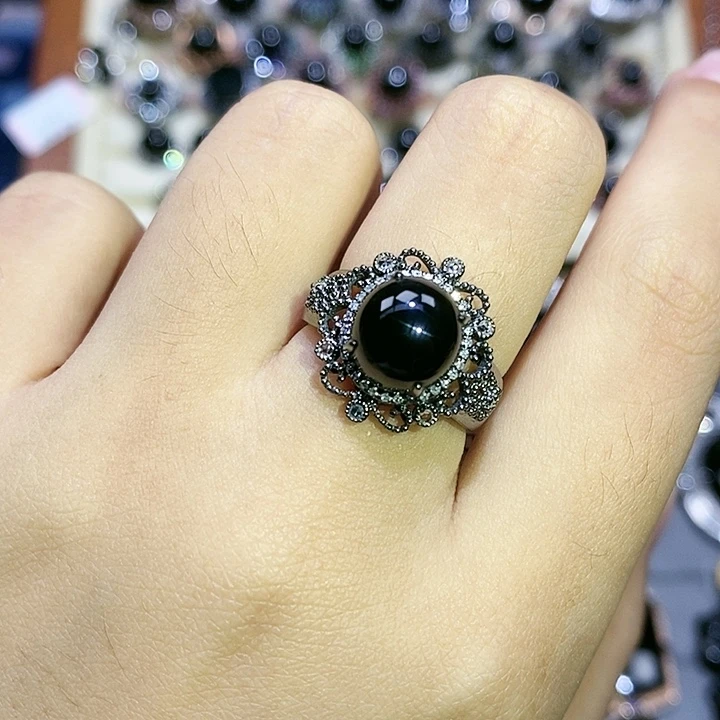 18K金镶嵌戒指翡翠