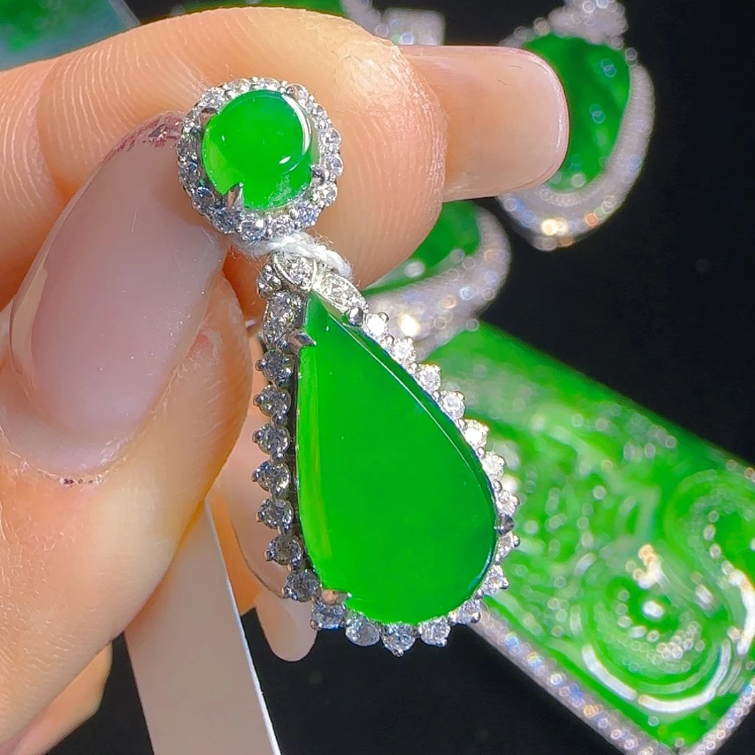 翡翠吊坠(赠链)银S925镶嵌