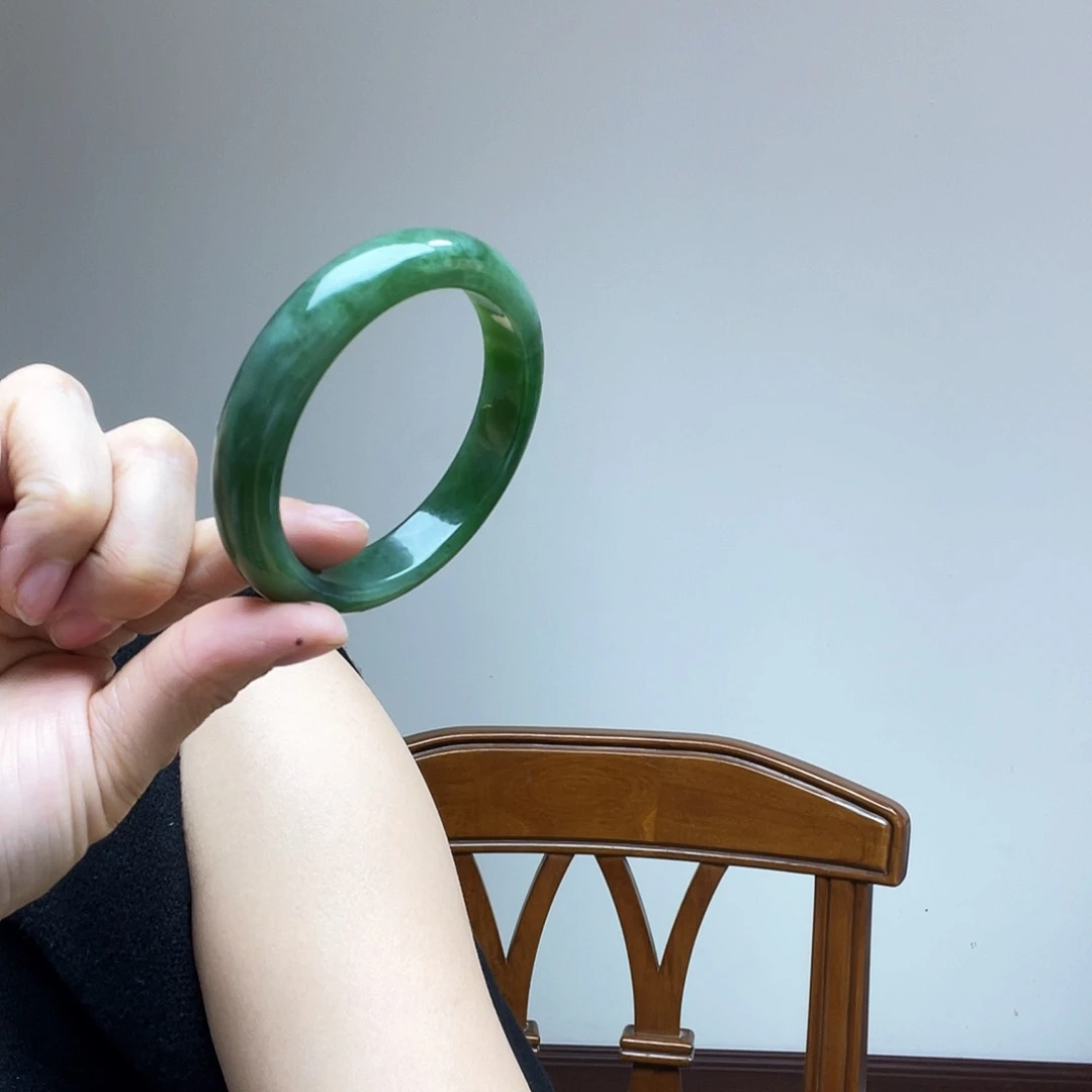 和田玉手镯未镶嵌红*狼