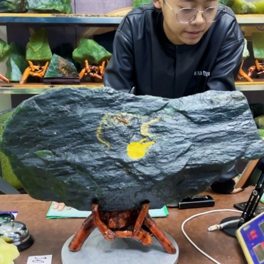 未镶嵌蛇纹石玉原石用****9