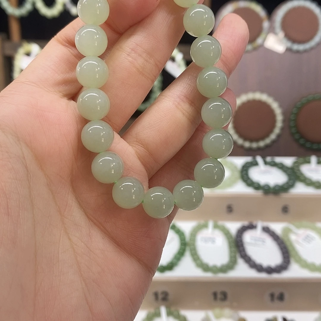 笑***开和田玉未镶嵌手链