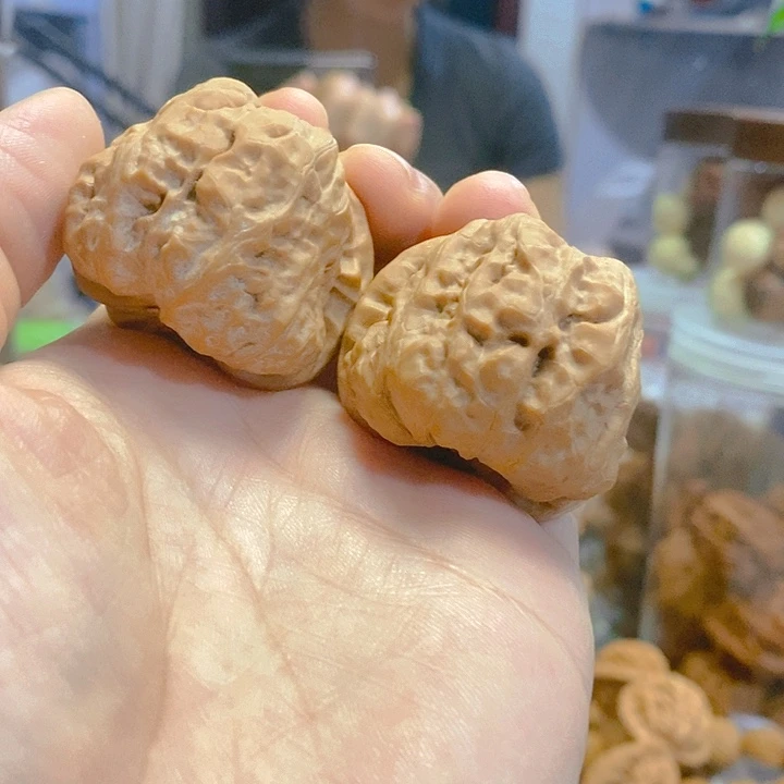【闪购商品】文玩核桃把件38蛤蟆头大肚子红皮