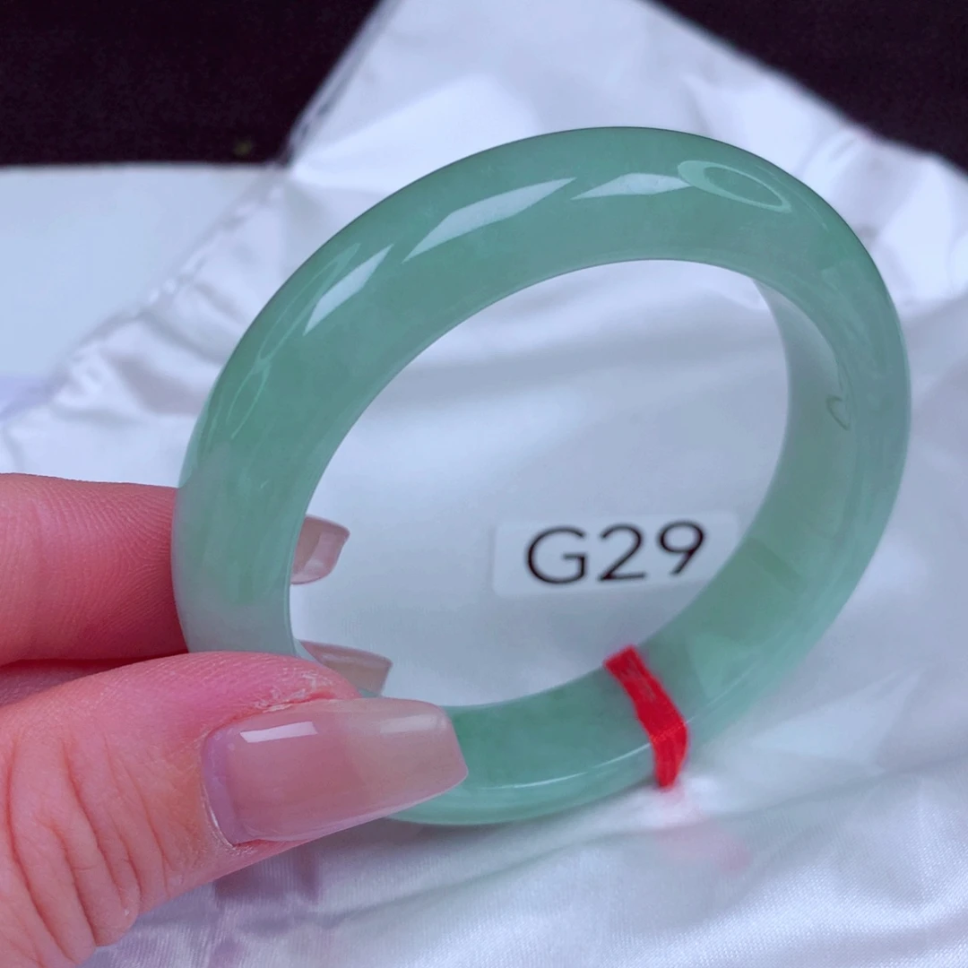 翡翠未镶嵌手镯手镯