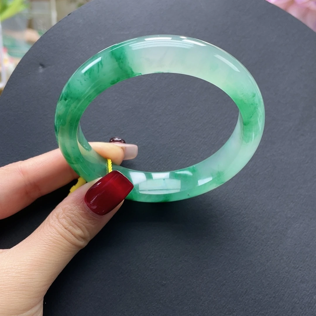 石英质玉未镶嵌手镯61.5