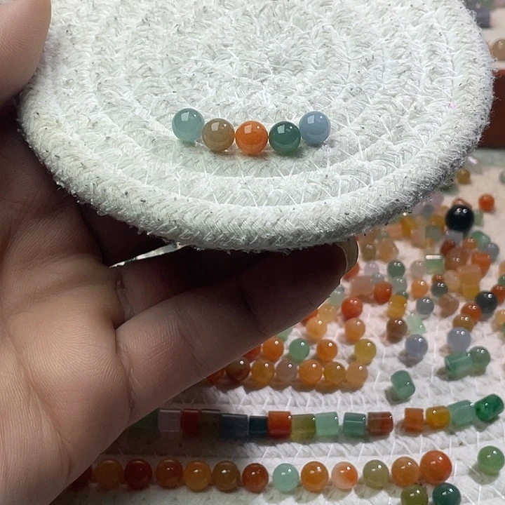 翡翠散珠未镶嵌定制翡翠卡7+，一组