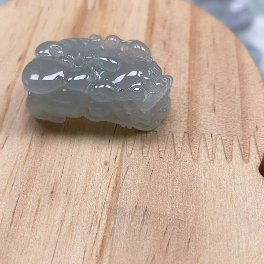 翡翠未镶嵌颈饰多人如意貔貅吊坠