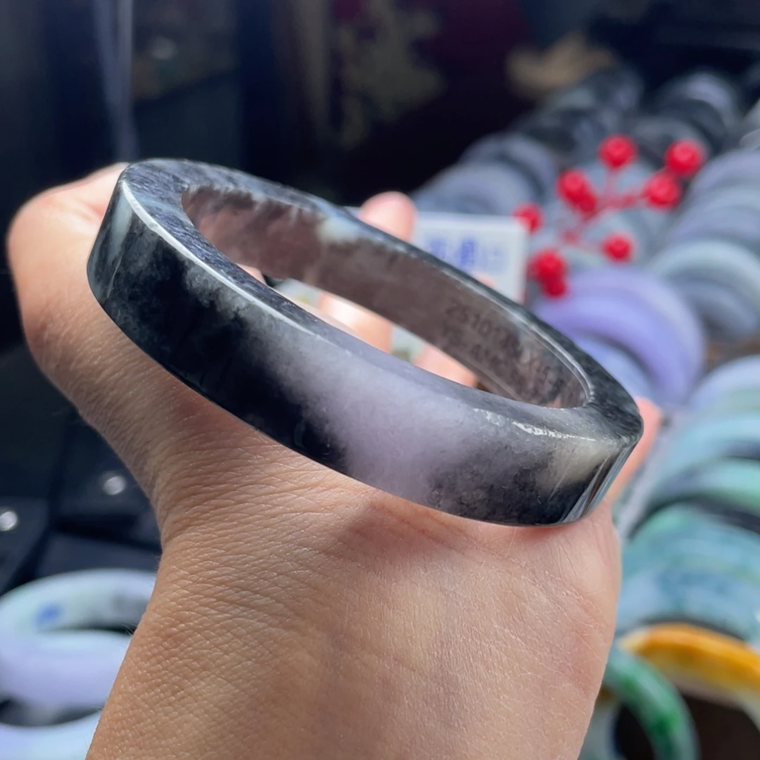 定制翡翠未镶嵌翡翠手镯