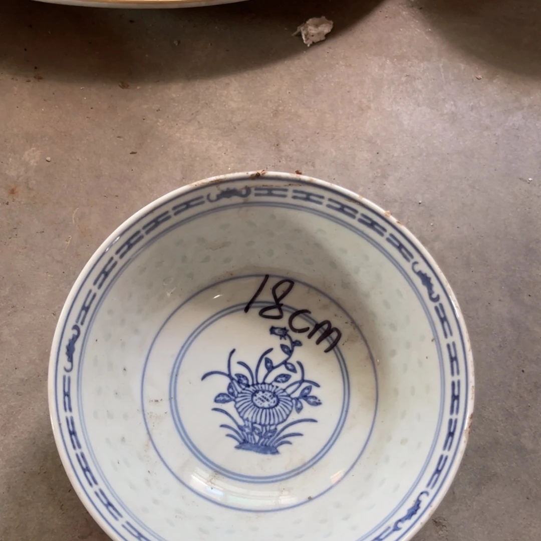 摆件怀旧瓷器，默认微瑕，介意勿拍