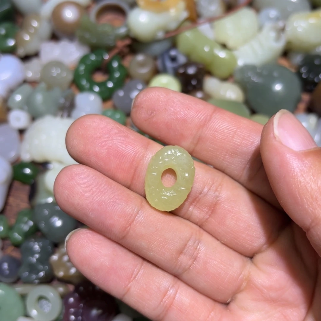 和田玉未镶嵌珠宝半成品