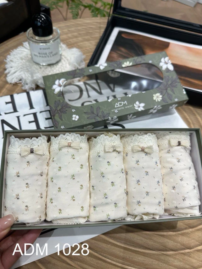 2025春款女士内裤袜