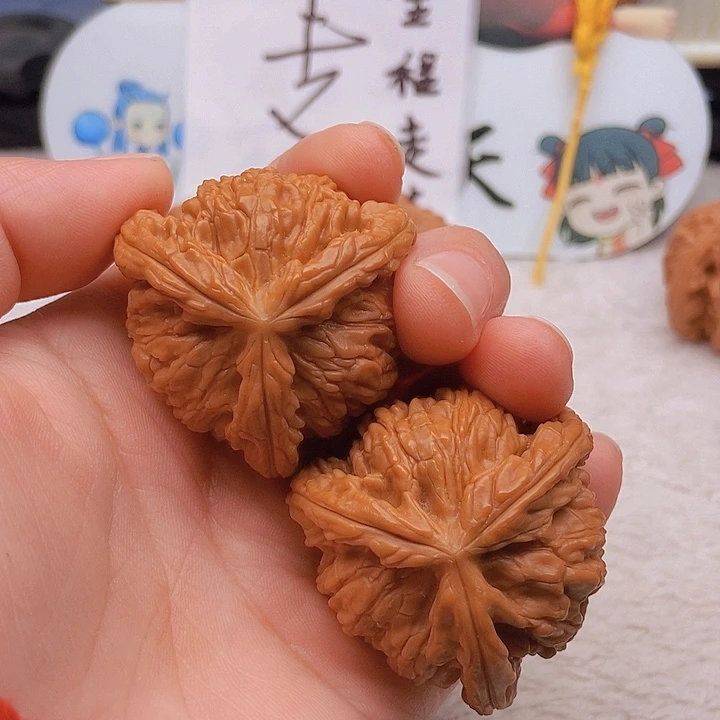吊坠文玩核桃Y****字，三棱