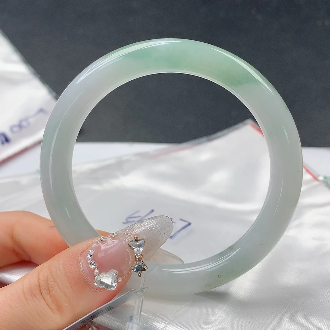 翡翠手镯未镶嵌0020圆57