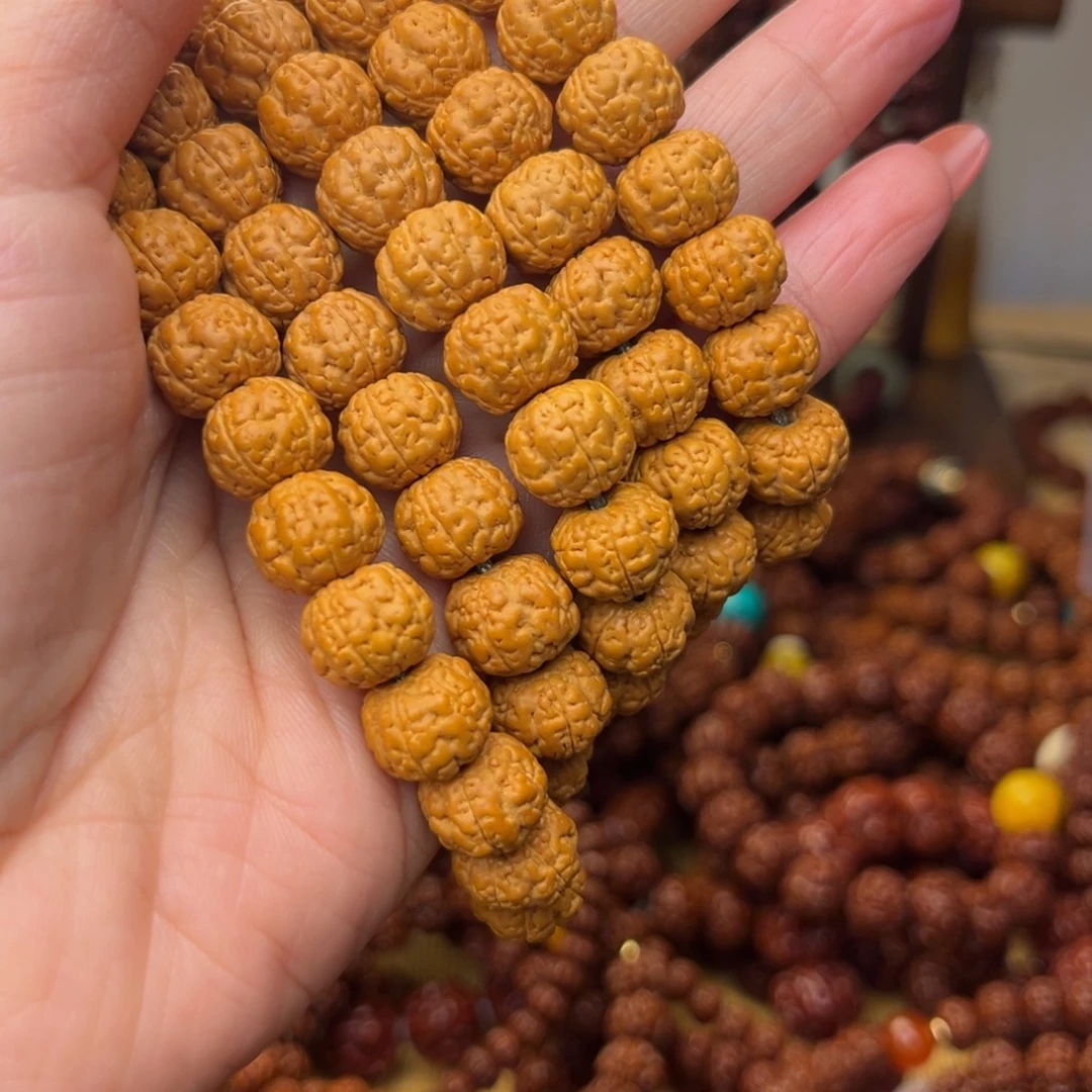 佼***者原皮108颗手串老树王