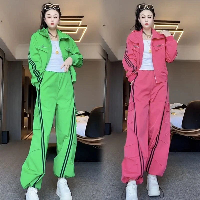 休闲运动套装女2025春秋新款时尚显瘦拼接条纹冲锋衣外套两件套潮