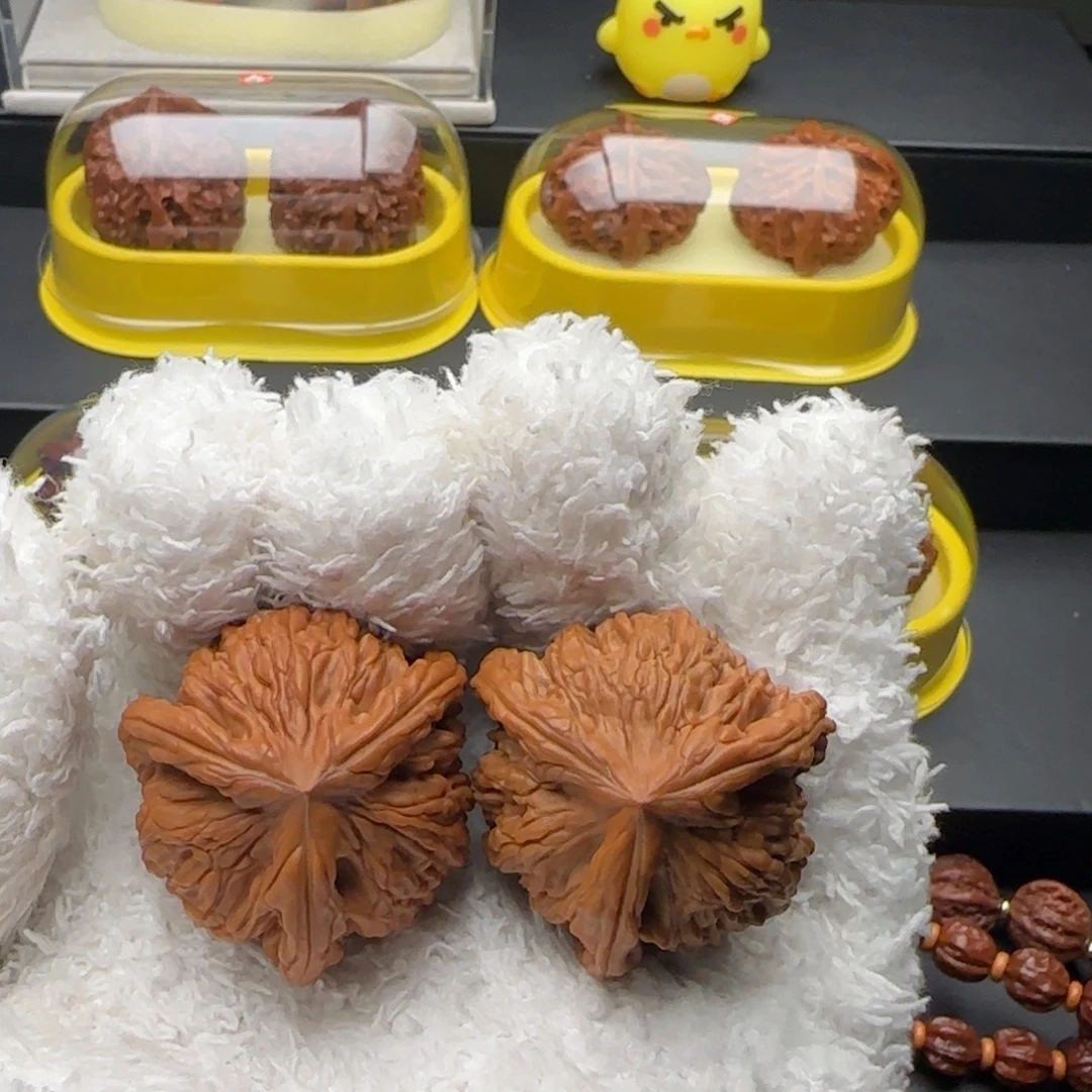 文玩核桃把件虎头奔全品 36