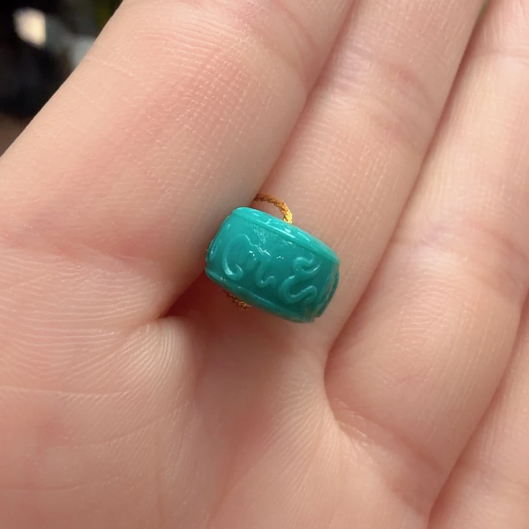 绿松石未镶嵌颈饰