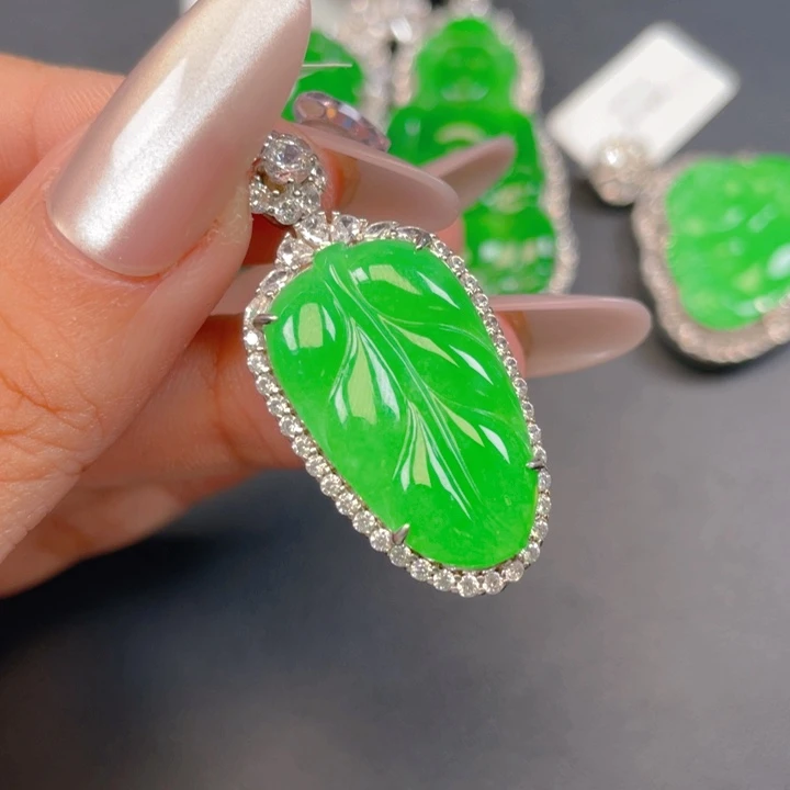 【闪购商品】颈饰银S925镶嵌翡翠翡翠