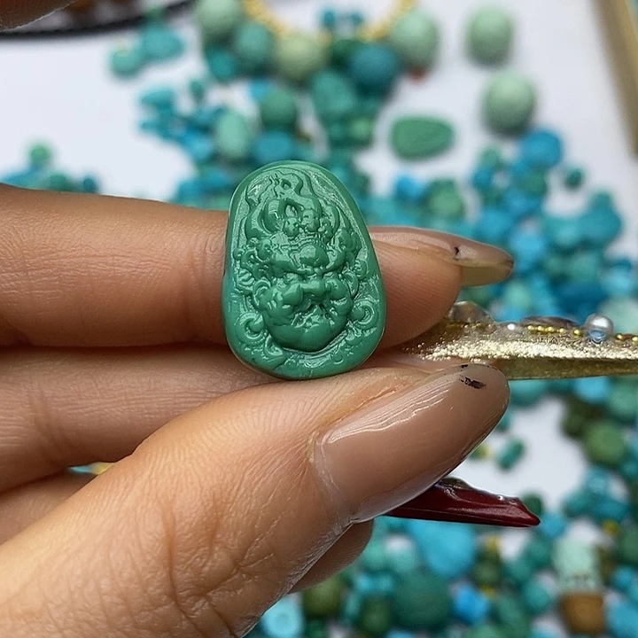 绿松石未镶嵌珠宝奇石