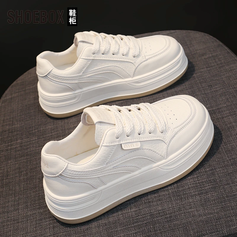 达芙妮集团旗下2025秋冬新款休闲板鞋学生韩版运动鞋透气小白鞋女