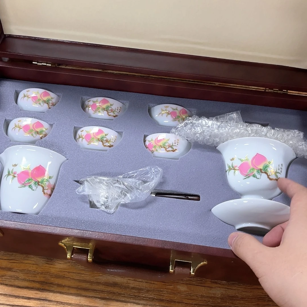 孤品茶具套装等。