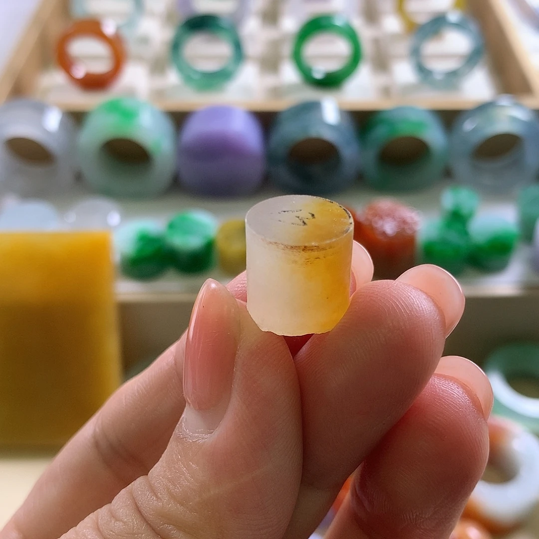 秋****定制翡翠未镶嵌戒指翡翠