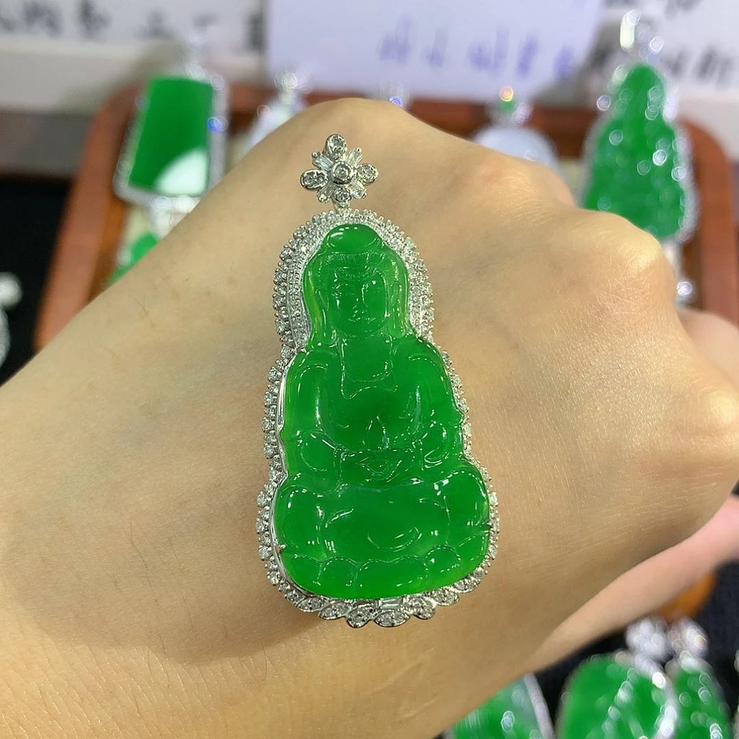 【闪购商品】吊坠(不含链)18K金镶嵌翡翠观音