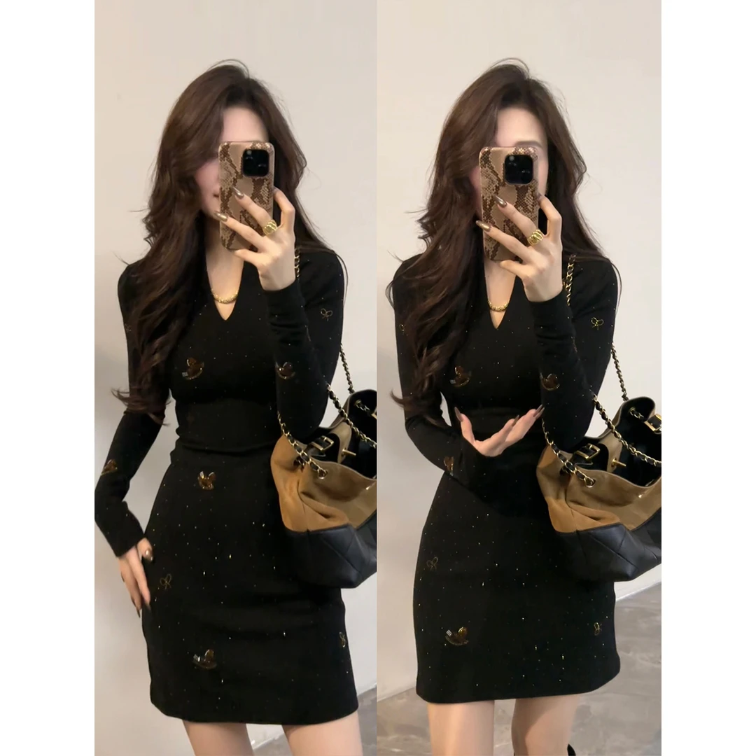 【大婷婷】秋冬新款V领烫钻“马到功成”寓意印花显瘦连衣裙DT1780