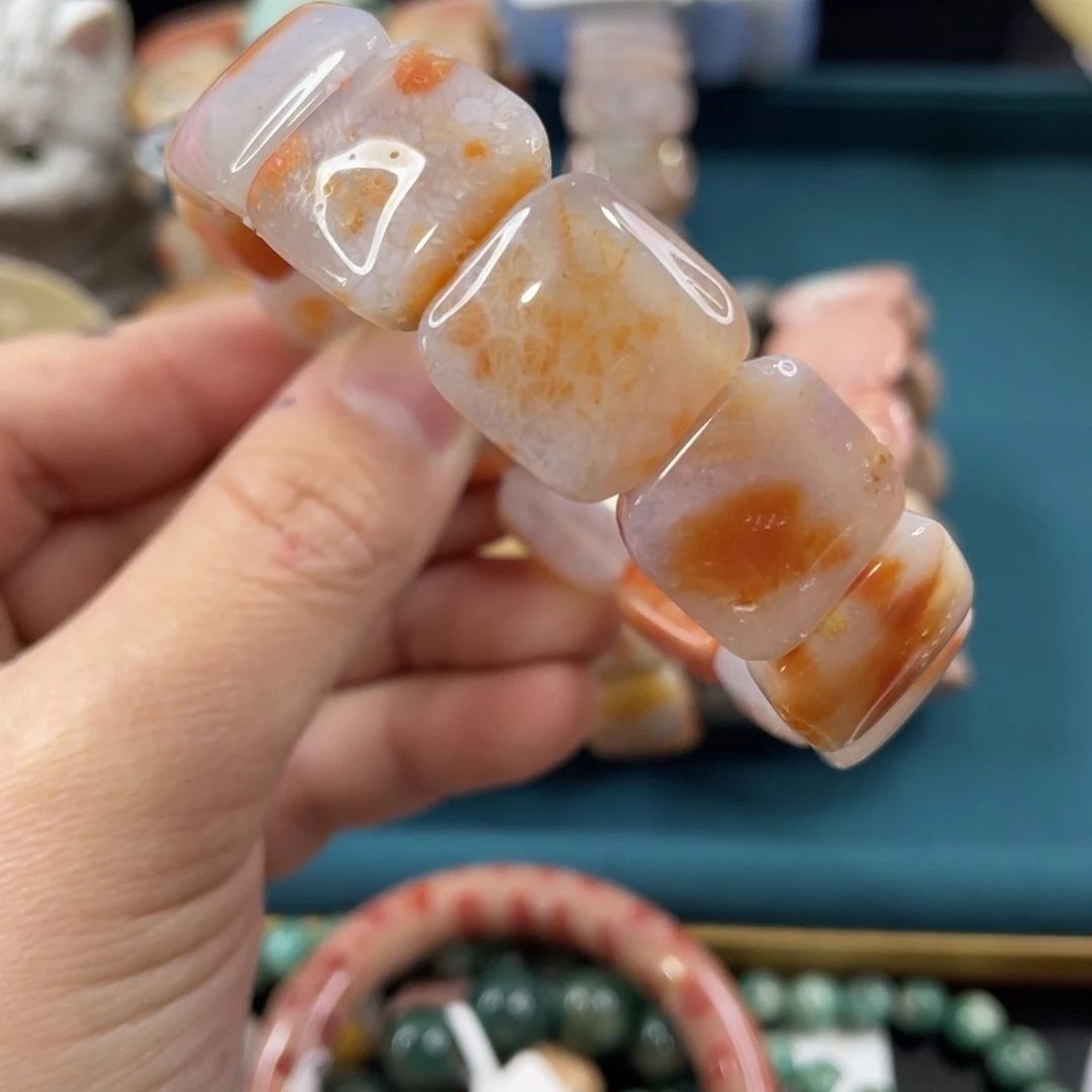 未镶嵌手镯硅化玉