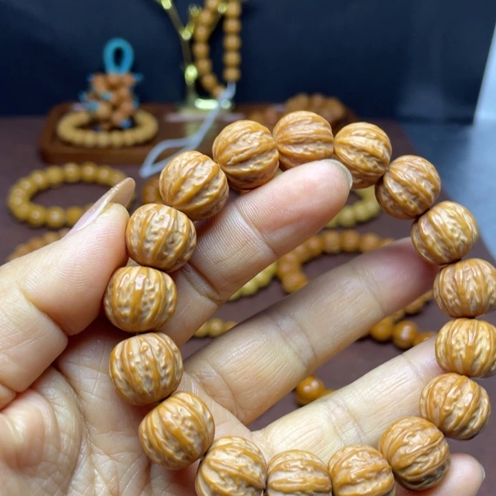 吊坠猴头核桃京巴