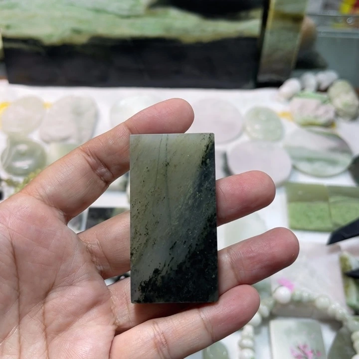 未镶嵌独山玉颈饰