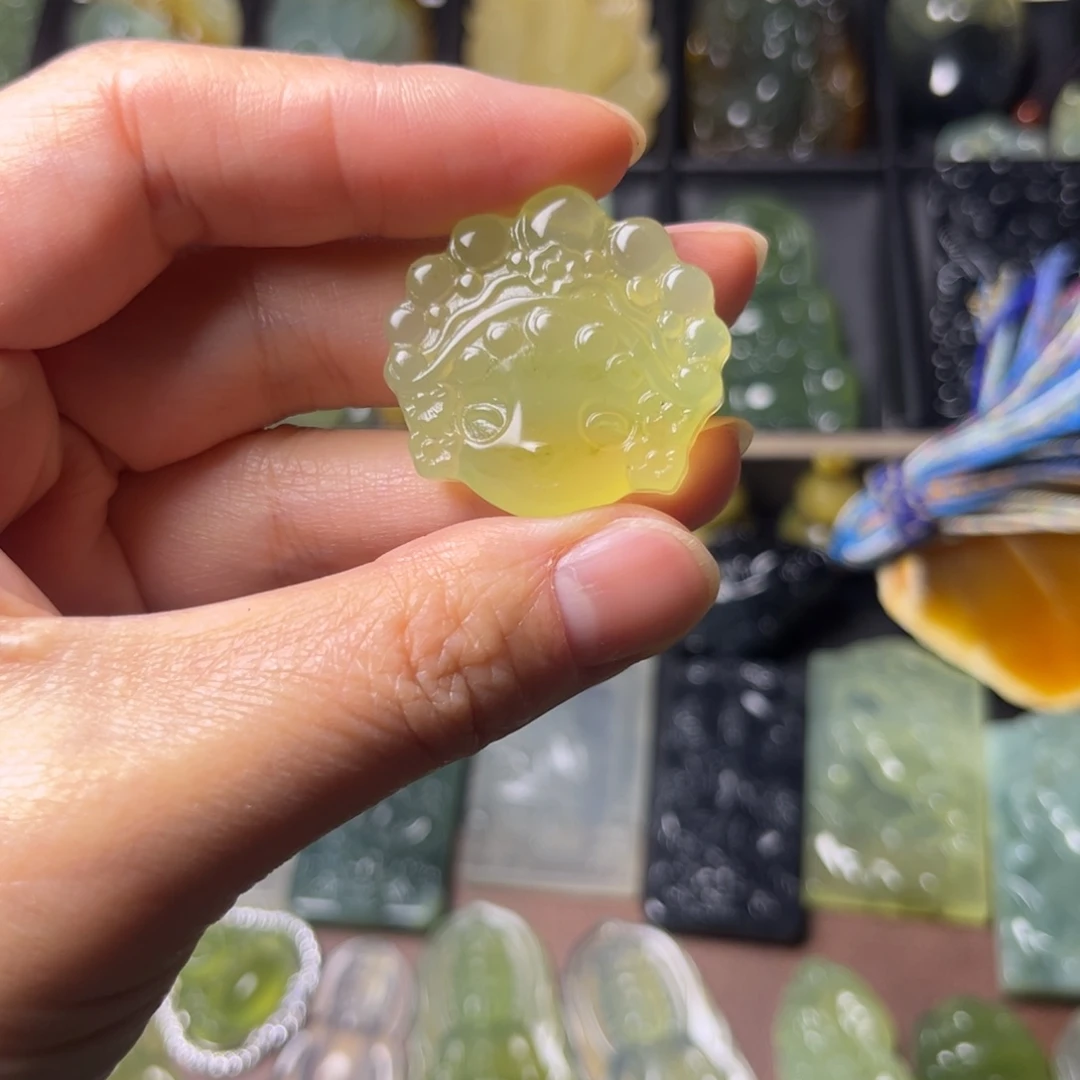 蛇纹石玉未镶嵌吊坠(不含链)