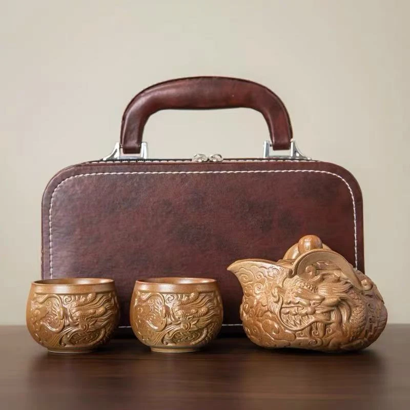 黄陶【浮雕祥龙】手抓壶 2杯（皮包）功夫茶具C1032