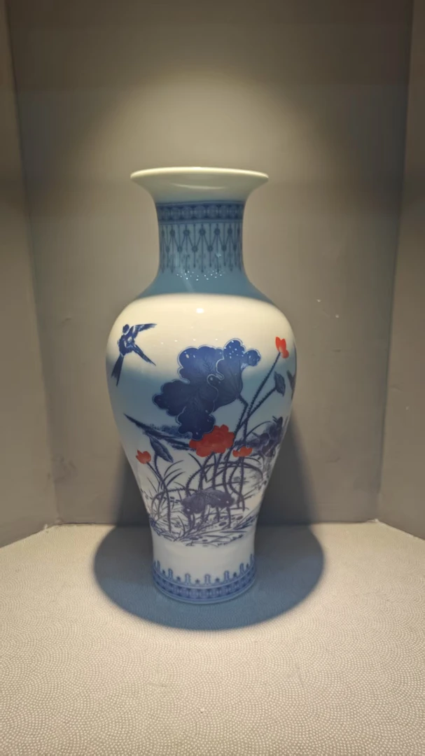 D02180/陶瓷/青花/荷花/鱼尾瓶