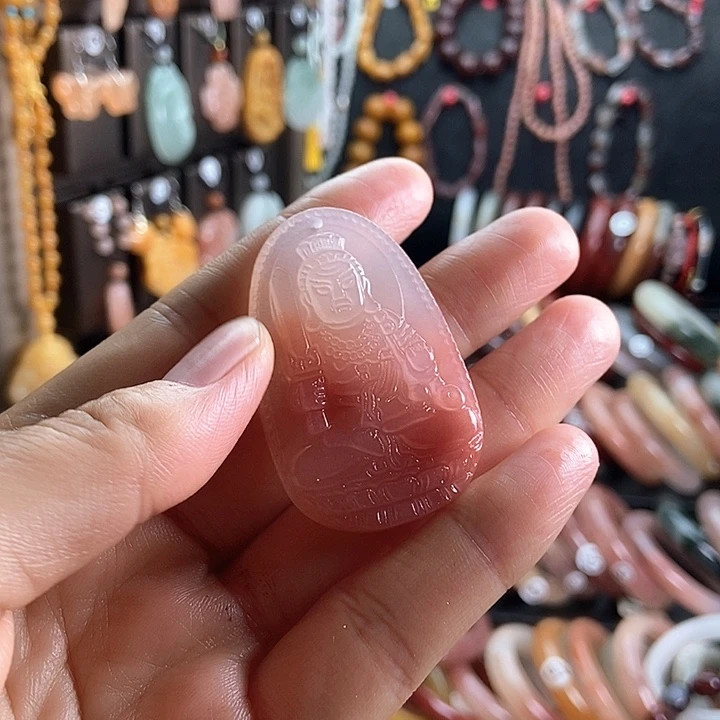 灵***颈饰未镶嵌石英质玉