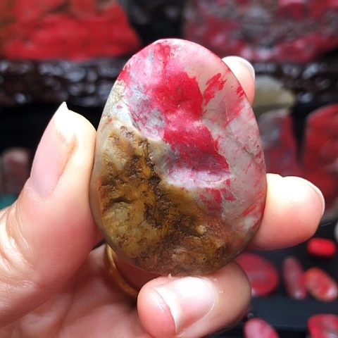 昌化鸡血石昌化鸡血石原石挂件