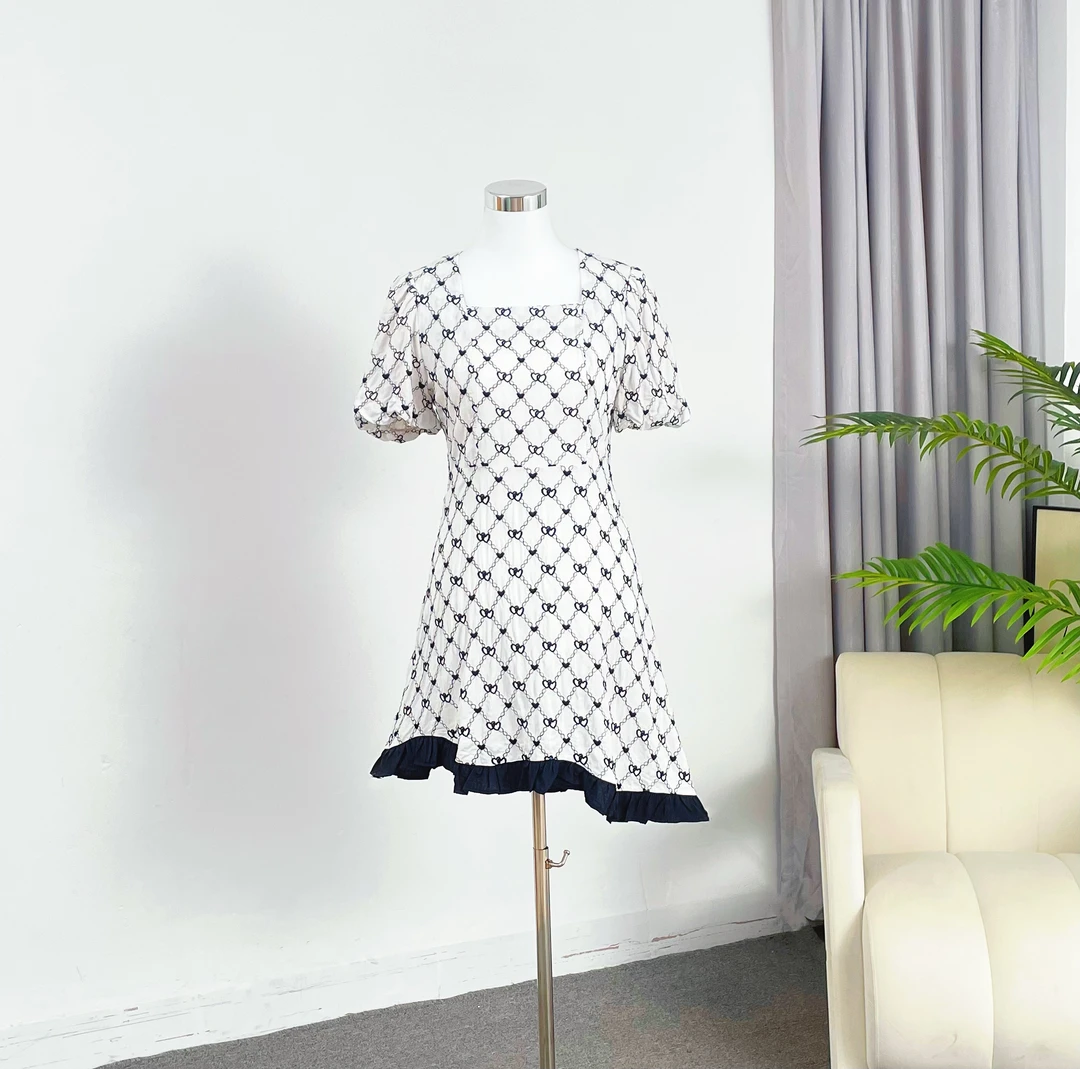 2749法式时尚百搭气质方领收腰设计不规则裙边短袖女装连衣裙2519