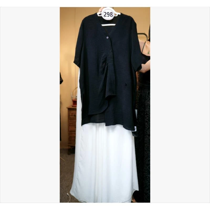 298 黑色不规则上衣